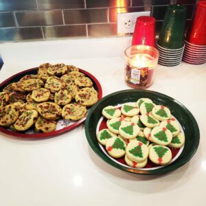 top 5 new year's eve decorations christmas cookies on plates