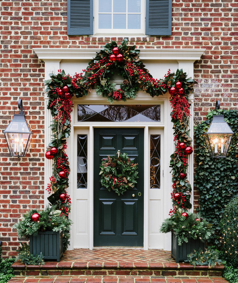 evolve blog traditional christmas decor front door