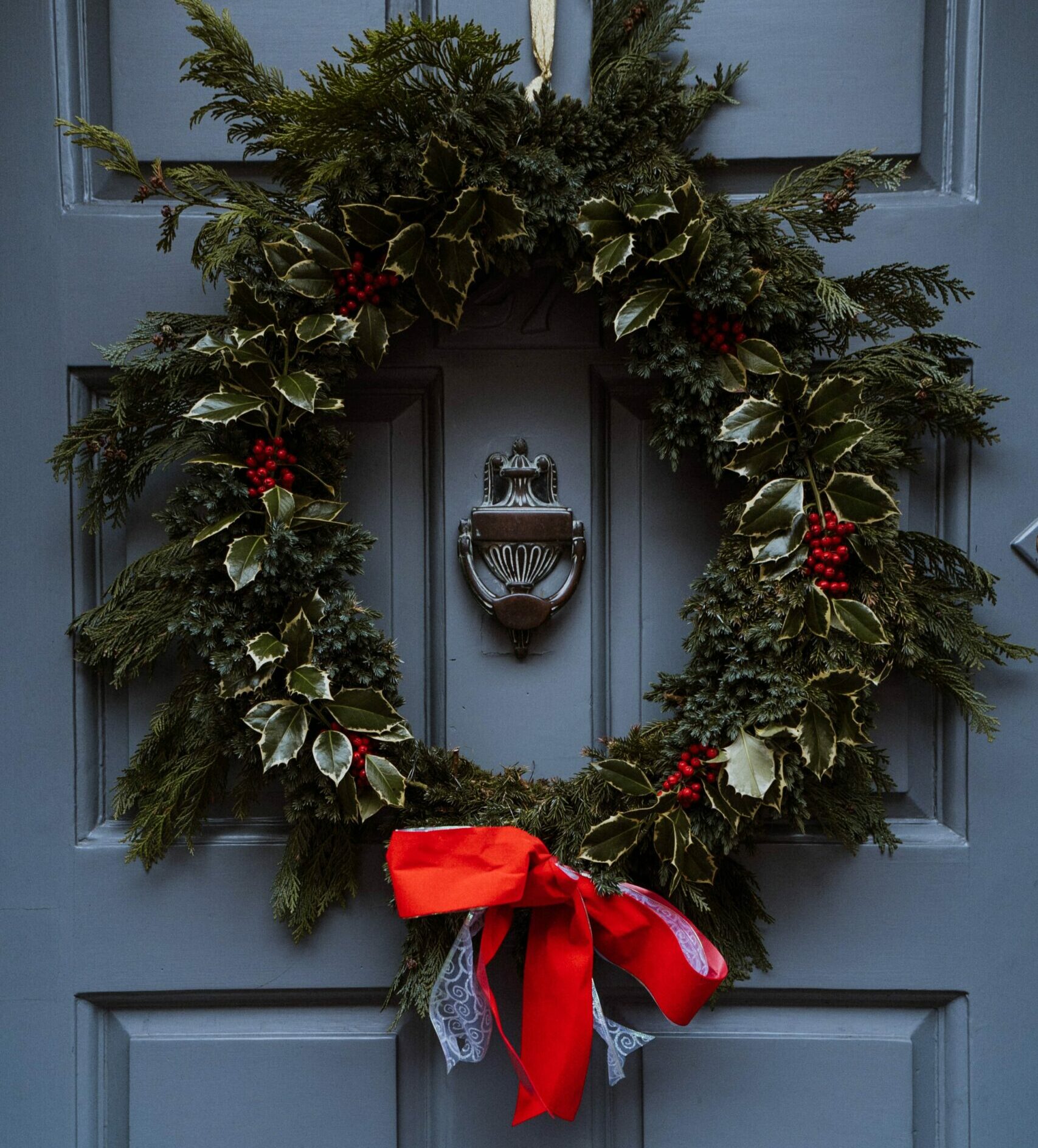 evolve blog traditional front door decor christmas