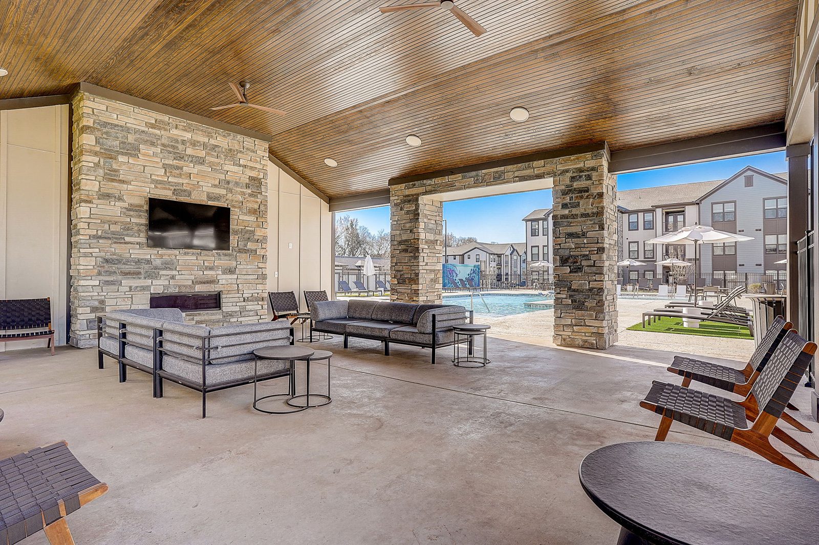 Evolve Lake Norman outdoor grilling pavilion at pool