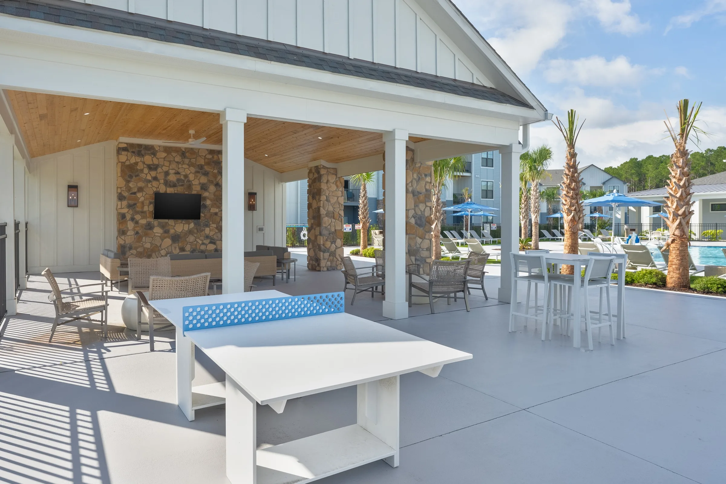 Evolve Holly Ridge grilling pavilion at pool